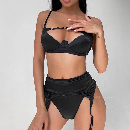 Lingerie set with garter belt “Black Allure“